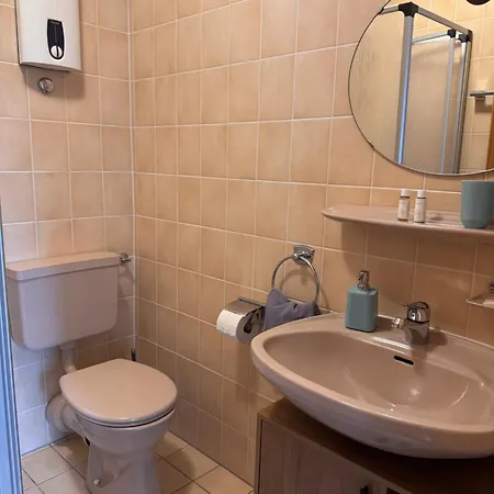 Apartment Gemuetliches In Ruhiger Und Zentrumsnaher Lage In *